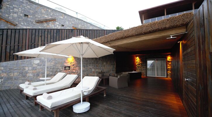 Manaspark Deluxe Hotel