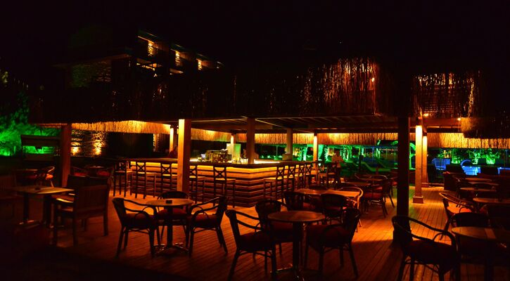Manaspark Deluxe Hotel