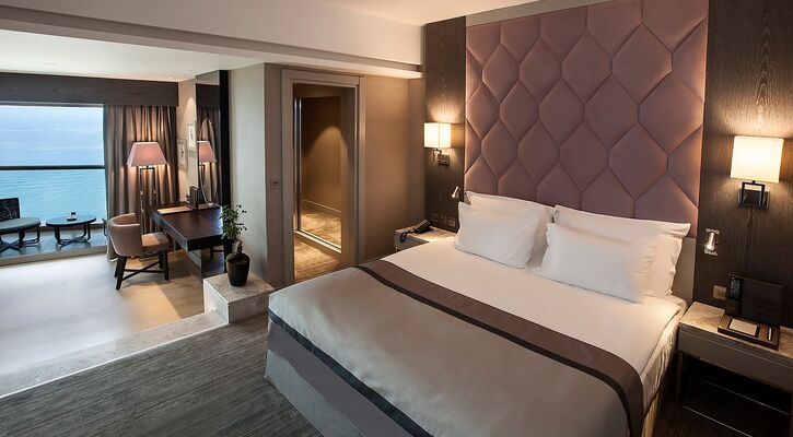Elexus Hotel Resort