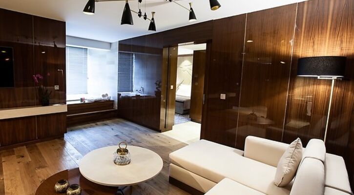 Elexus Hotel Resort