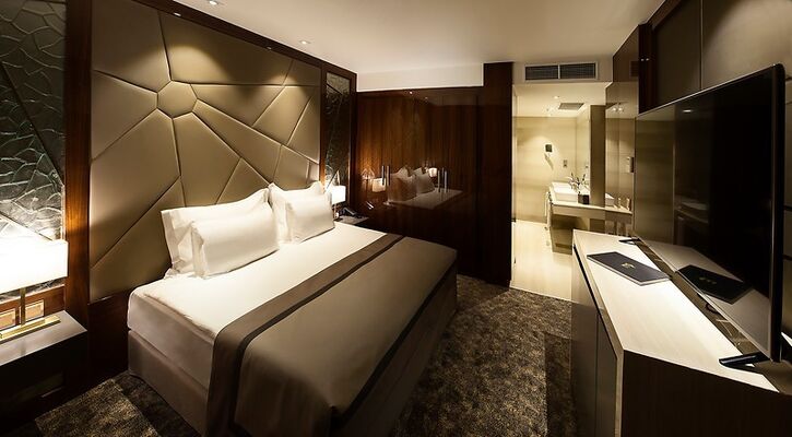Elexus Hotel Resort