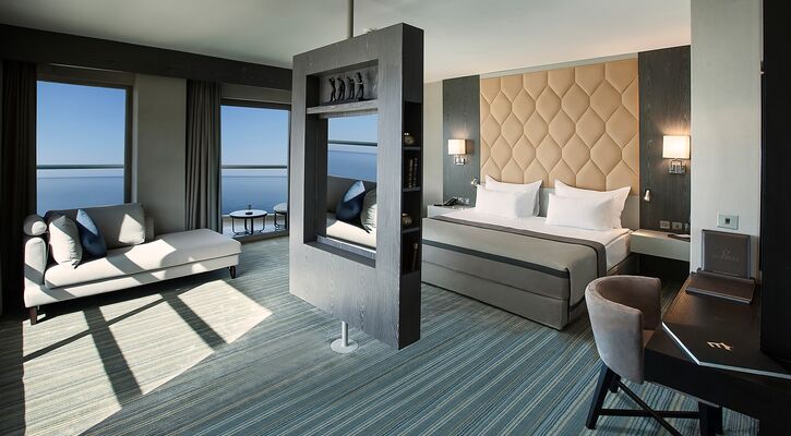 Elexus Hotel Resort