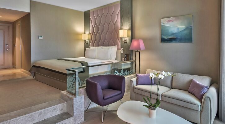 Elexus Hotel Resort