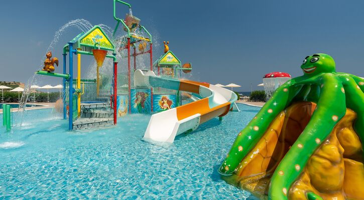 Elexus Hotel Resort