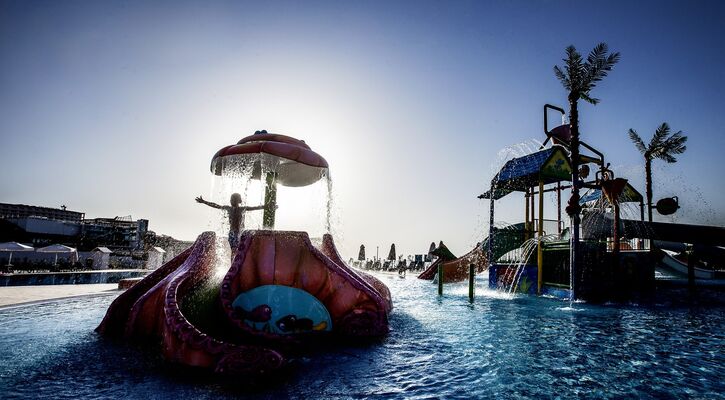 Elexus Hotel Resort