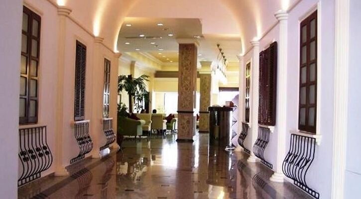 City Royal Hotel & Casino