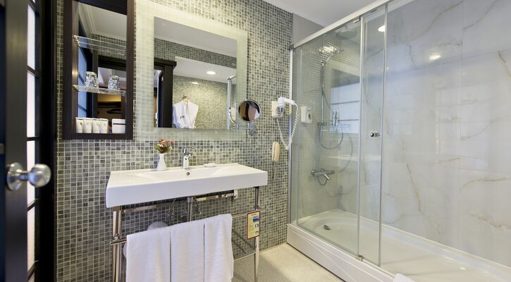 Limak Lara Deluxe Hotel