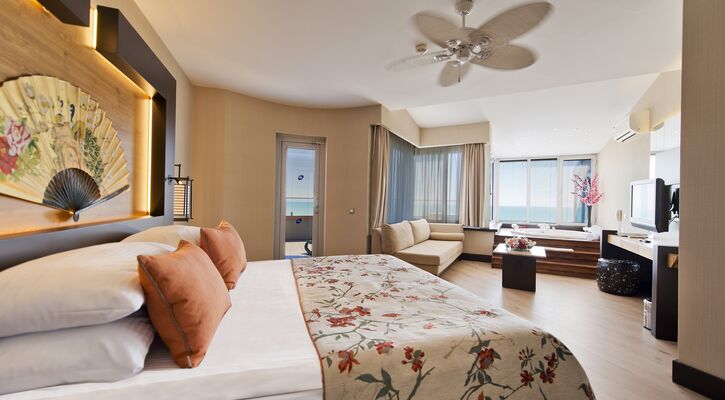 Limak Lara Deluxe Hotel