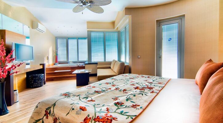 Limak Lara Deluxe Hotel