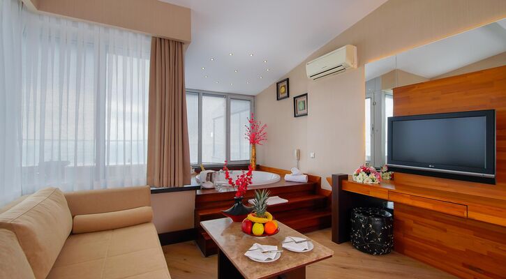 Limak Lara Deluxe Hotel