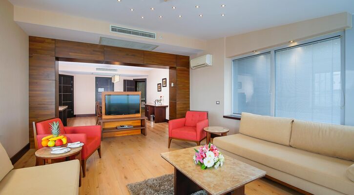 Limak Lara Deluxe Hotel