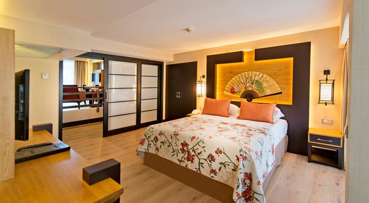 Limak Lara Deluxe Hotel