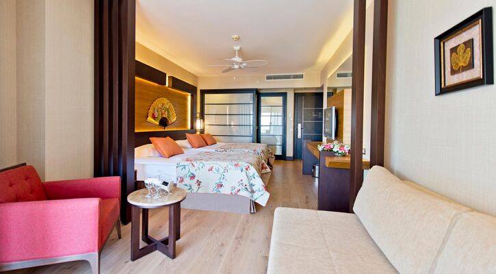 Limak Lara Deluxe Hotel