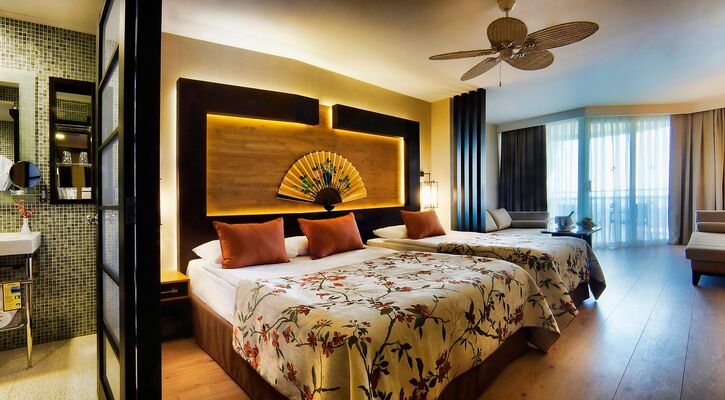 Limak Lara Deluxe Hotel