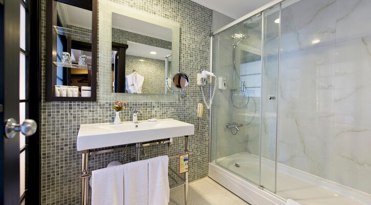 Limak Lara Deluxe Hotel