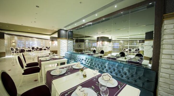 Limak Lara Deluxe Hotel