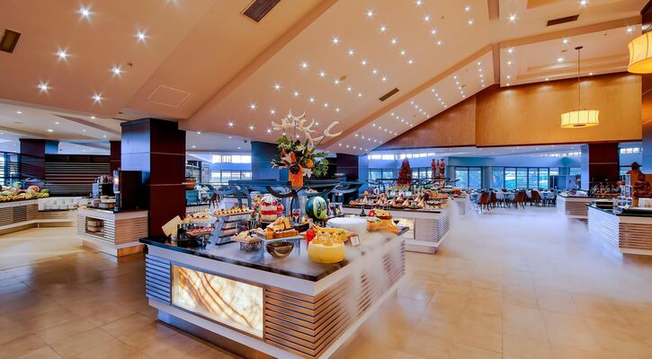 Limak Lara Deluxe Hotel