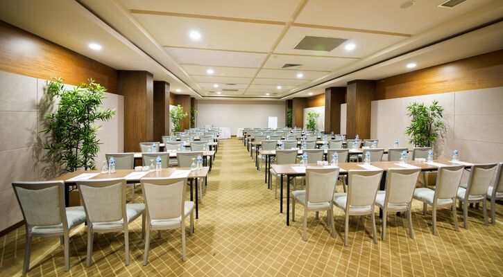 Limak Lara Deluxe Hotel