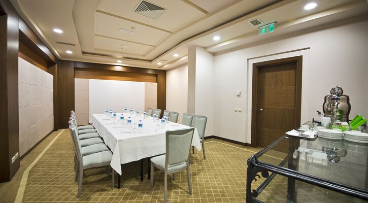 Limak Lara Deluxe Hotel