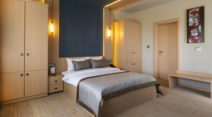 Avec Hotel