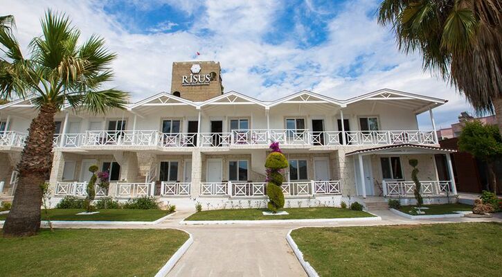 Risus Beach Resort Hotel