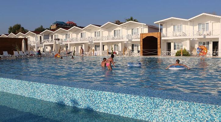 Risus Beach Resort Hotel