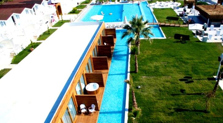 Risus Beach Resort Hotel