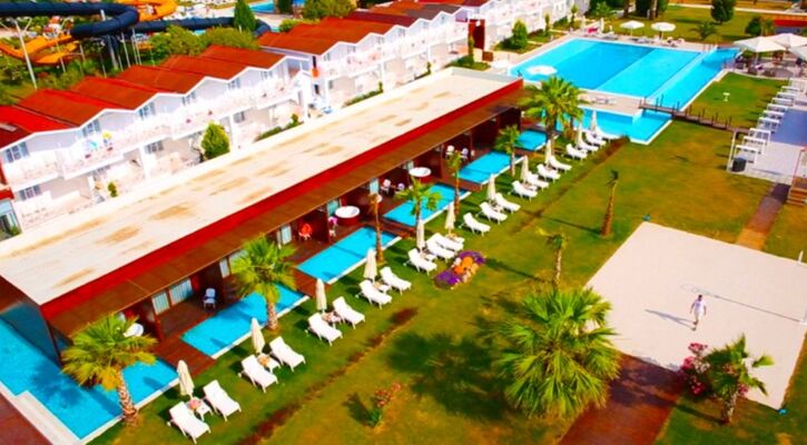 Risus Beach Resort Hotel