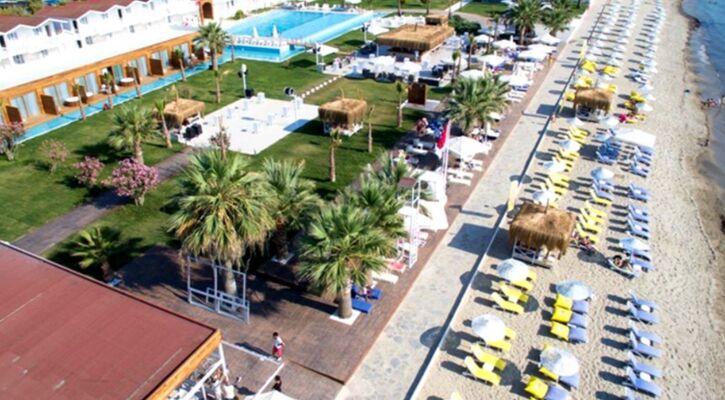 Risus Beach Resort Hotel