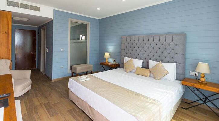 Risus Beach Resort Hotel