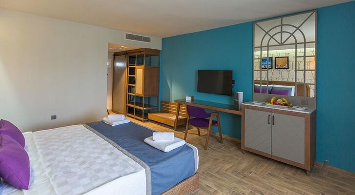 Risus Beach Resort Hotel