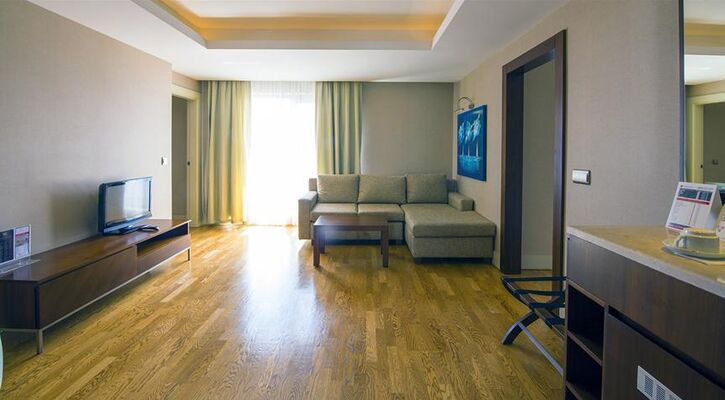 Ramada Plaza By Wyndham