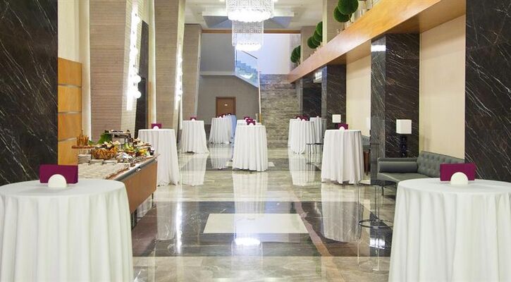 Ramada Plaza By Wyndham