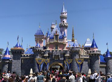 Masallar Şehrinde Paris & Disneyland Turu